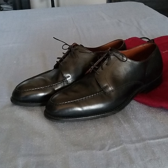 Shoes - Picture 1 of 4